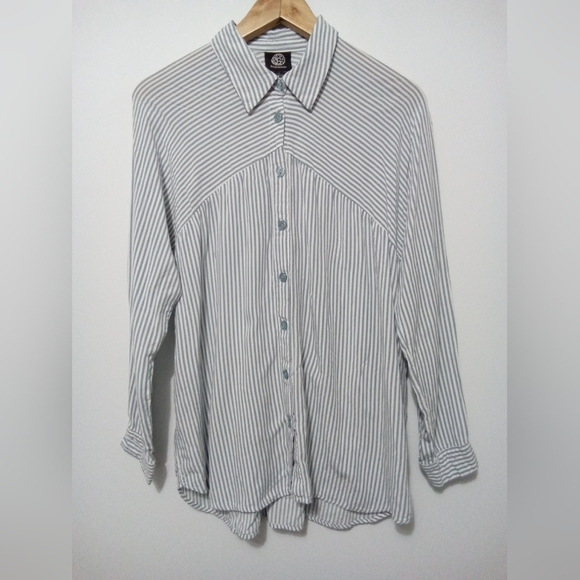 bobeau Tops - Bobeau Gray & White Vertical Stripe Button-Down Blouse Shirt Size L